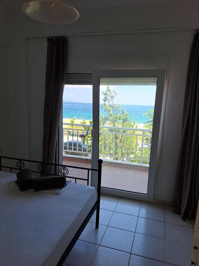Blue Horizon Apartment Nea Vrasna Exterior foto