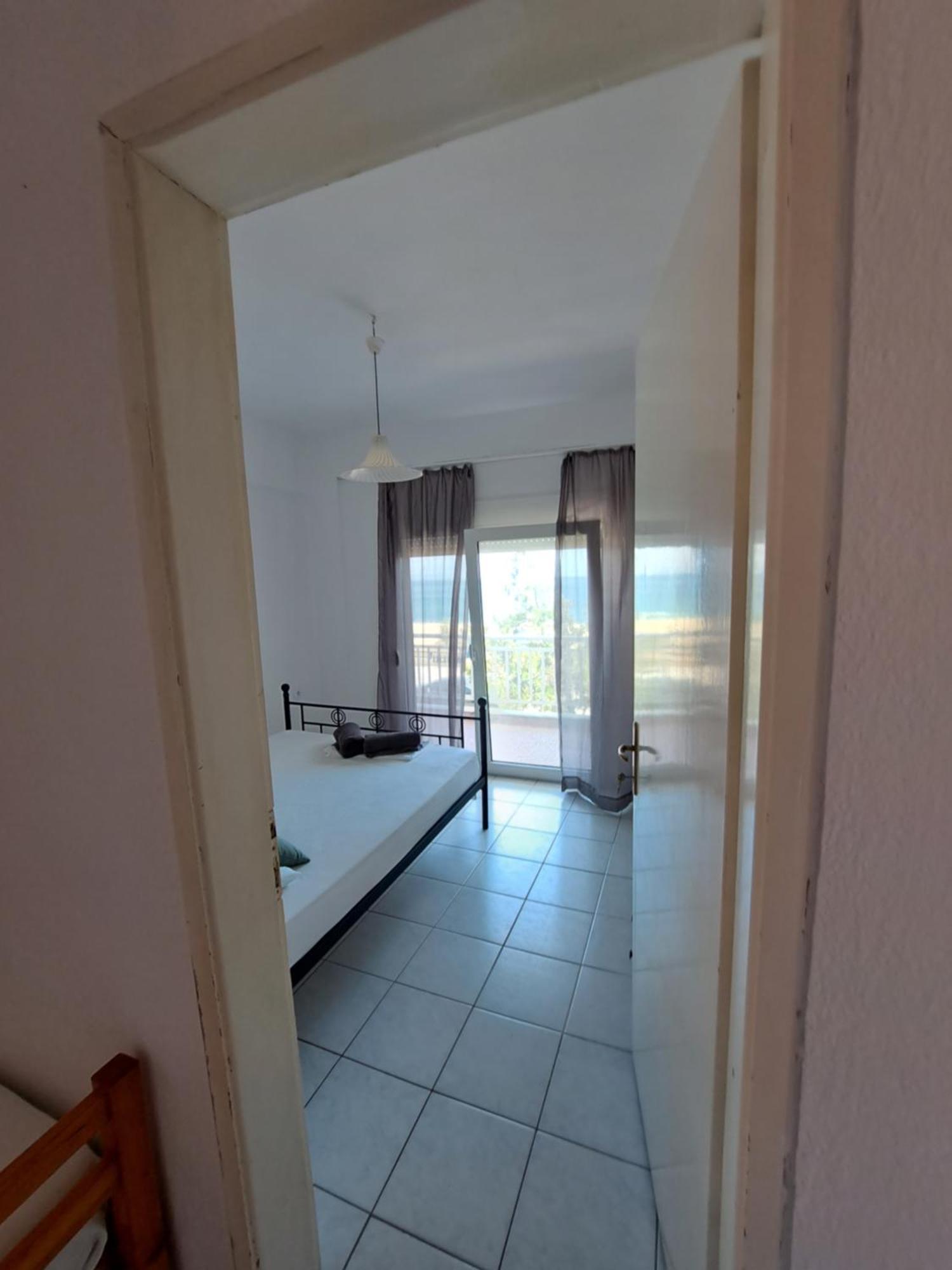 Blue Horizon Apartment Nea Vrasna Exterior foto