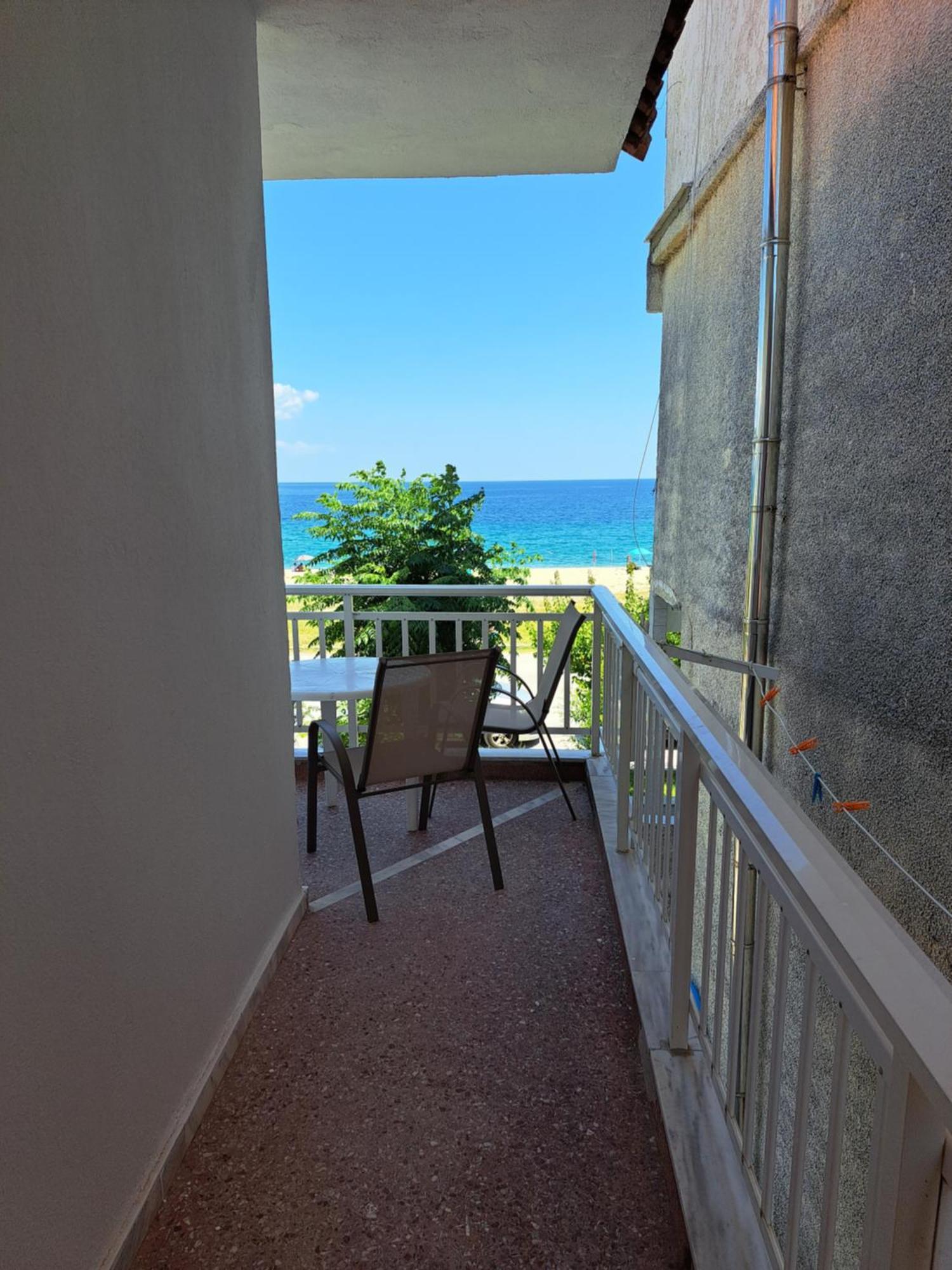 Blue Horizon Apartment Nea Vrasna Exterior foto